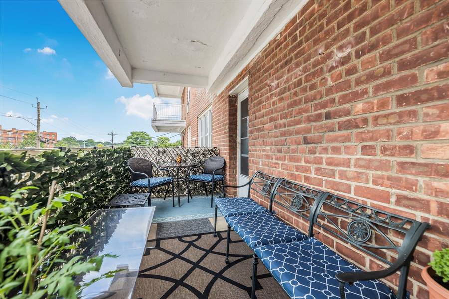 52 Yonkers TER #2E, Yonkers, NY 10704