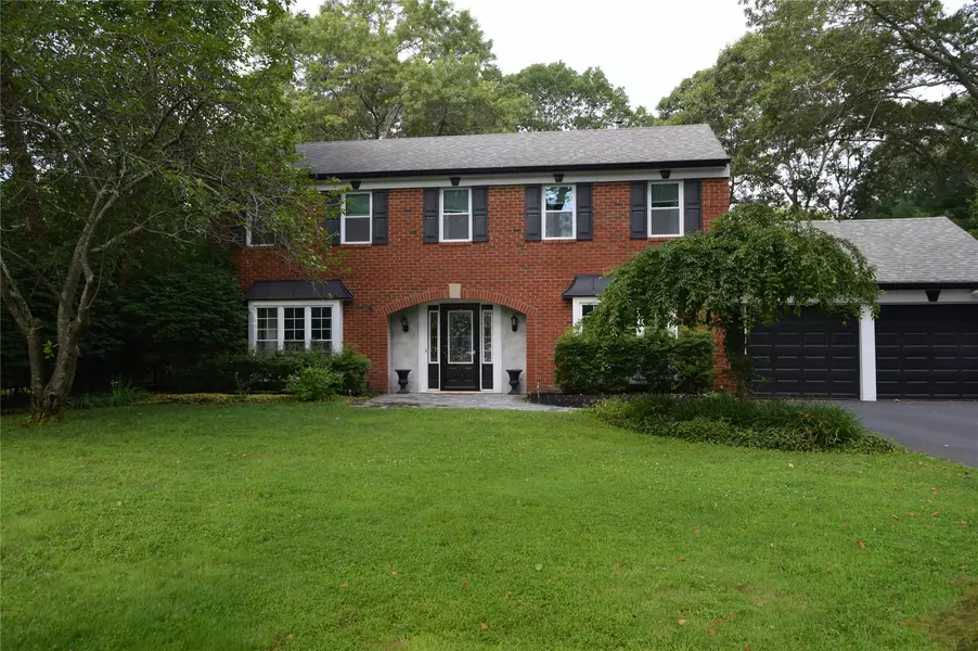 6 Lyon CRES, Mount Sinai, NY 11766