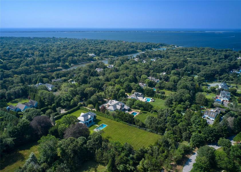 21 Cedar LN, Remsenburg, NY 11960