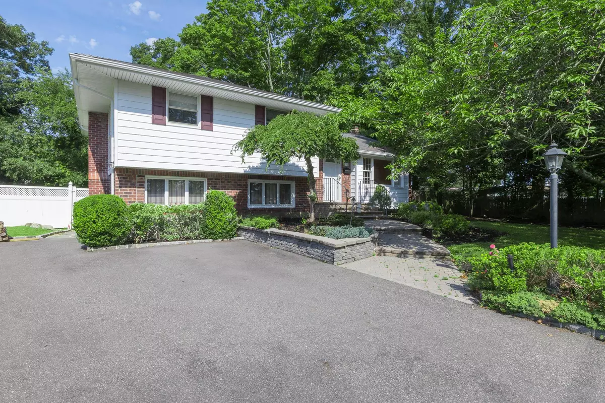 Commack, NY 11725,32 Kings Park RD