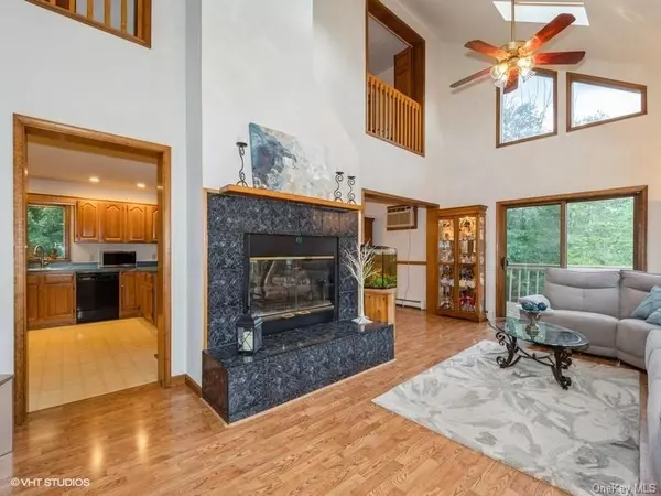 Poughkeepsie, NY 12601,612 Salt Point TPKE