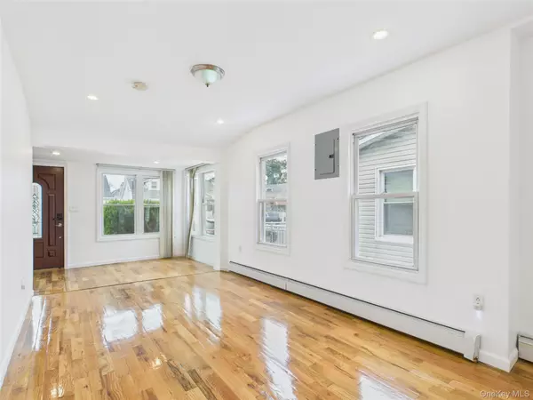 Jamaica, NY 11433,111-40 167th ST