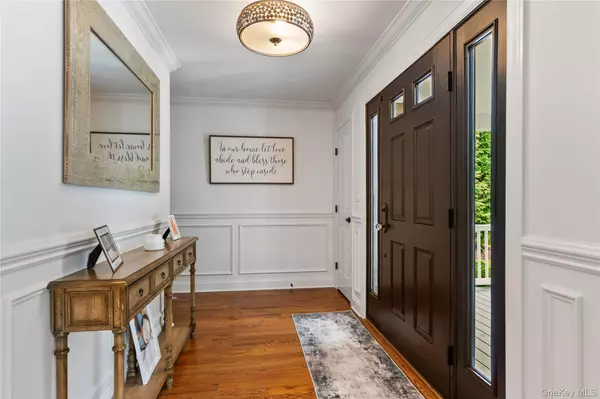 Huntington, NY 11743,10 Northwood CIR