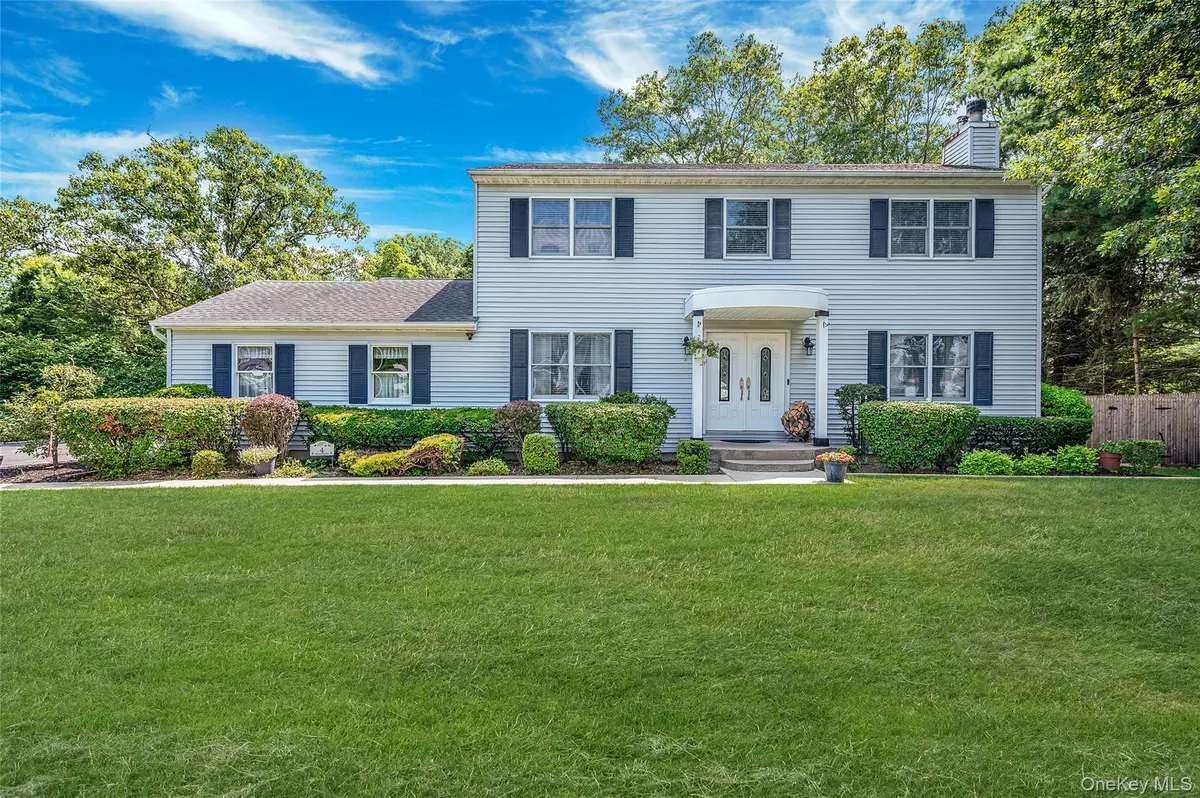 Holtsville, NY 11742,4 Valley CT