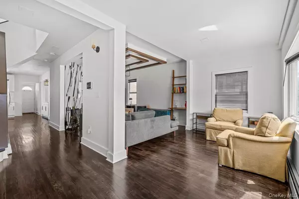 Bronx, NY 10465,916 Clarence AVE