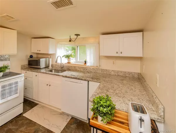 Brewster, NY 10509,10 Jerome DR