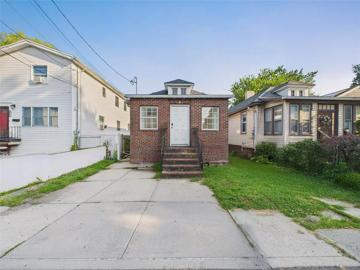 Bronx, NY 10464,102 Carroll ST