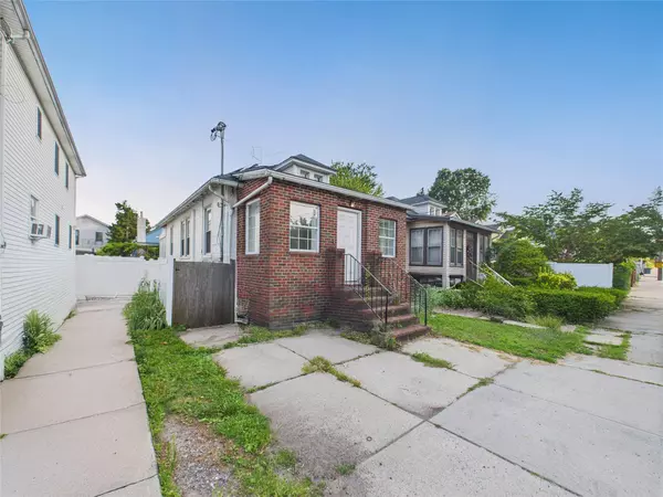 Bronx, NY 10464,102 Carroll ST