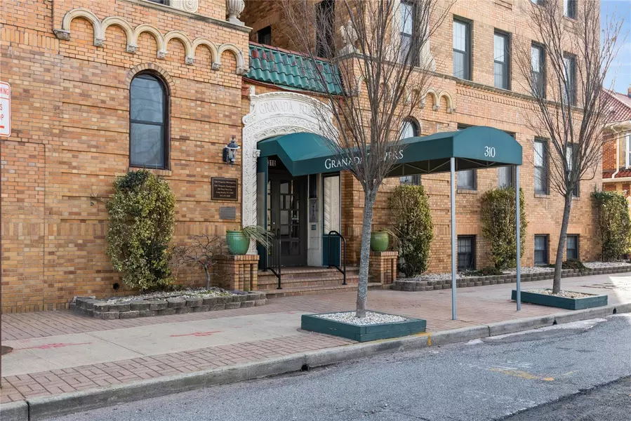 310 Riverside BLVD #2C, Long Beach, NY 11561