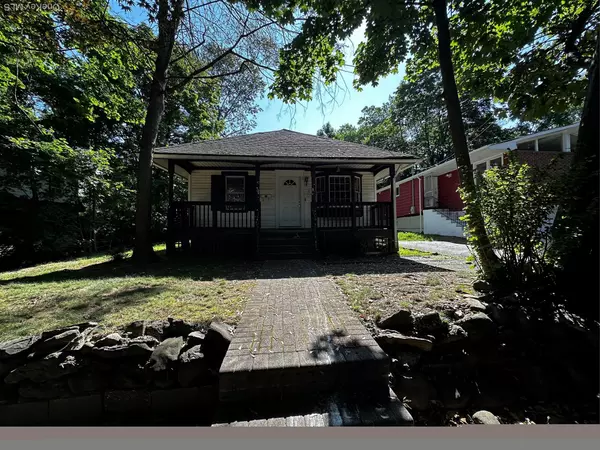 Great Neck, NY 11024,5 Spring LN