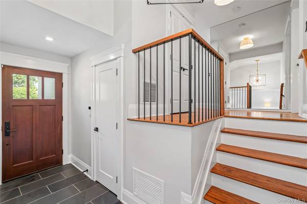 Searingtown, NY 11507,2 Lydia CT