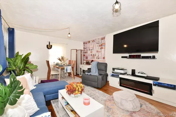 Oakland Gardens, NY 11364,75-40 Springfield BLVD #1