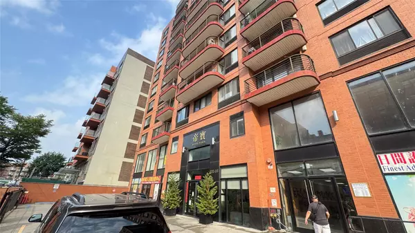 Flushing, NY 11355,132-35 41st RD #10D