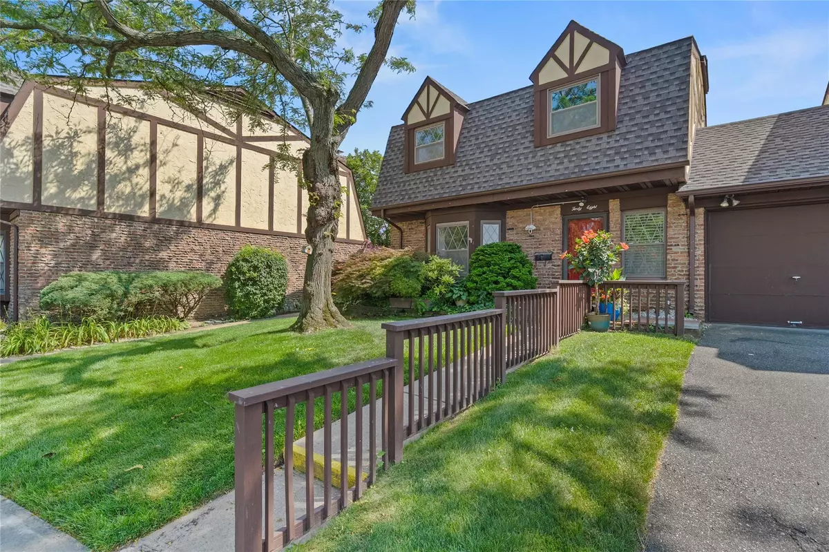 Deer Park, NY 11729,48 Quail Run DR