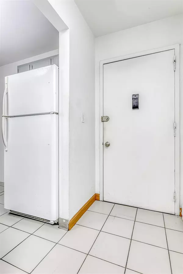 Monsey, NY 10952,6 Secora Route #G5