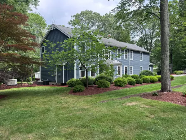 31 Farm Lake CT, Carmel, NY 10512