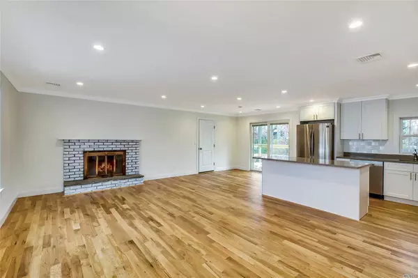 Hampton Bays, NY 11946,51 Ocean AVE