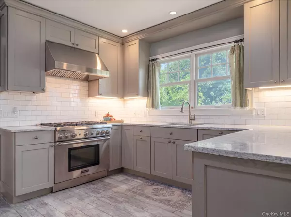 Aquebogue, NY 11931,756 Main RD