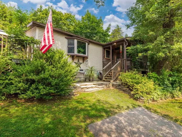 Saugerties, NY 12477,174 North DR