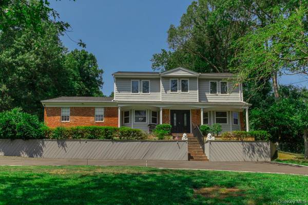 Smithtown, NY 11787,45 Grandview LN