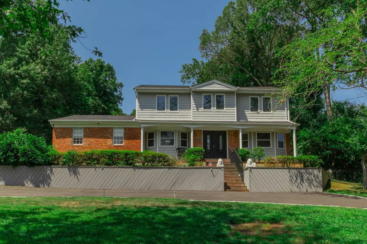 Smithtown, NY 11787,45 Grandview LN