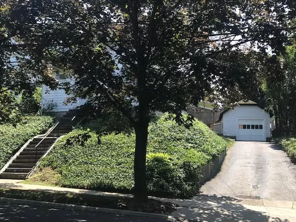 Great Neck, NY 11021,52 Nassau RD