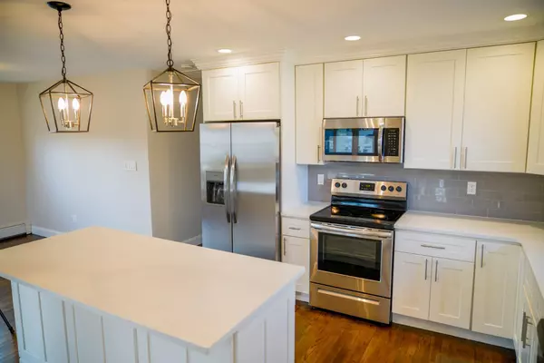 Babylon, NY 11702,35 Lee AVE