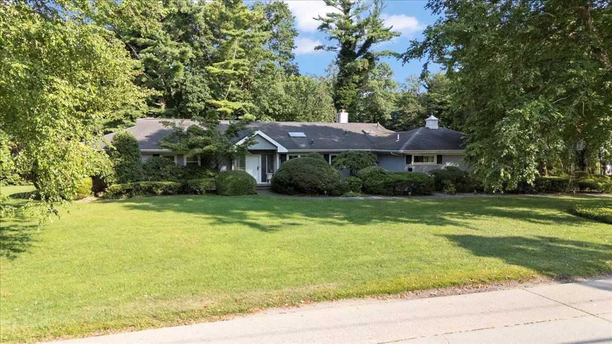 Lawrence, NY 11559,235 Ocean AVE