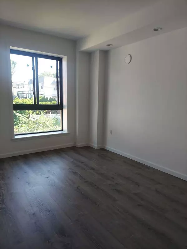 Bayside, NY 11360,214-10 15 AVE #2F