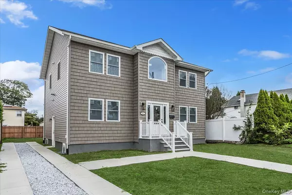 664 Clinton AVE, Uniondale, NY 11553