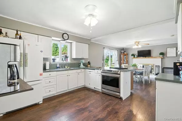 Holtsville, NY 11742,26 Concord DR