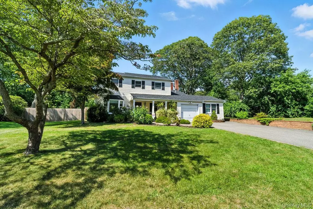 Holtsville, NY 11742,26 Concord DR