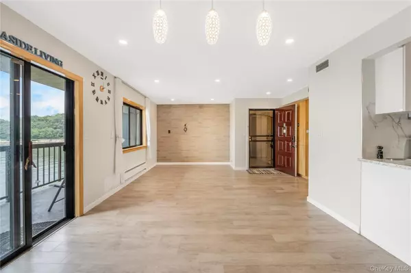 College Point, NY 11356,5-24 115th ST #524C