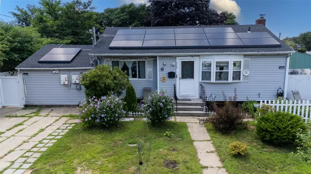 218 Grand BLVD, Brentwood, NY 11717