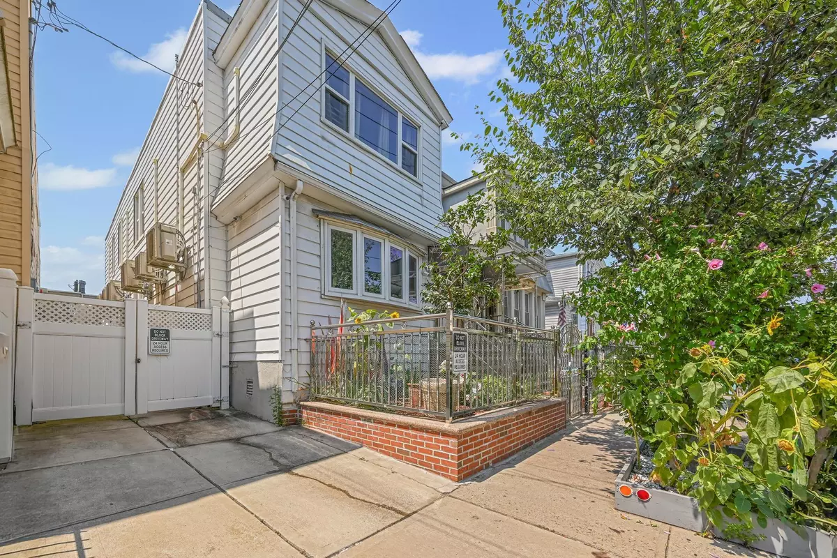 Brooklyn, NY 11208,350 Grant AVE