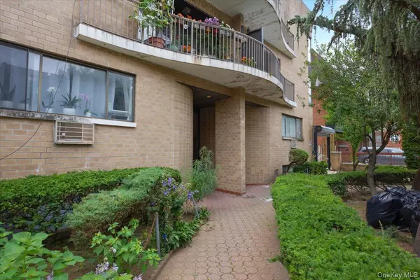 Flushing, NY 11354,147-26 Roosevelt Ave #L1