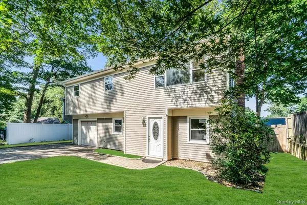 Rocky Point, NY 11778,86 Jute RD