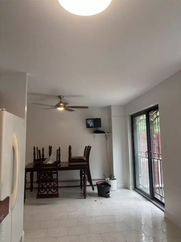 Bronx, NY 10469,8 Gabriel DR #1