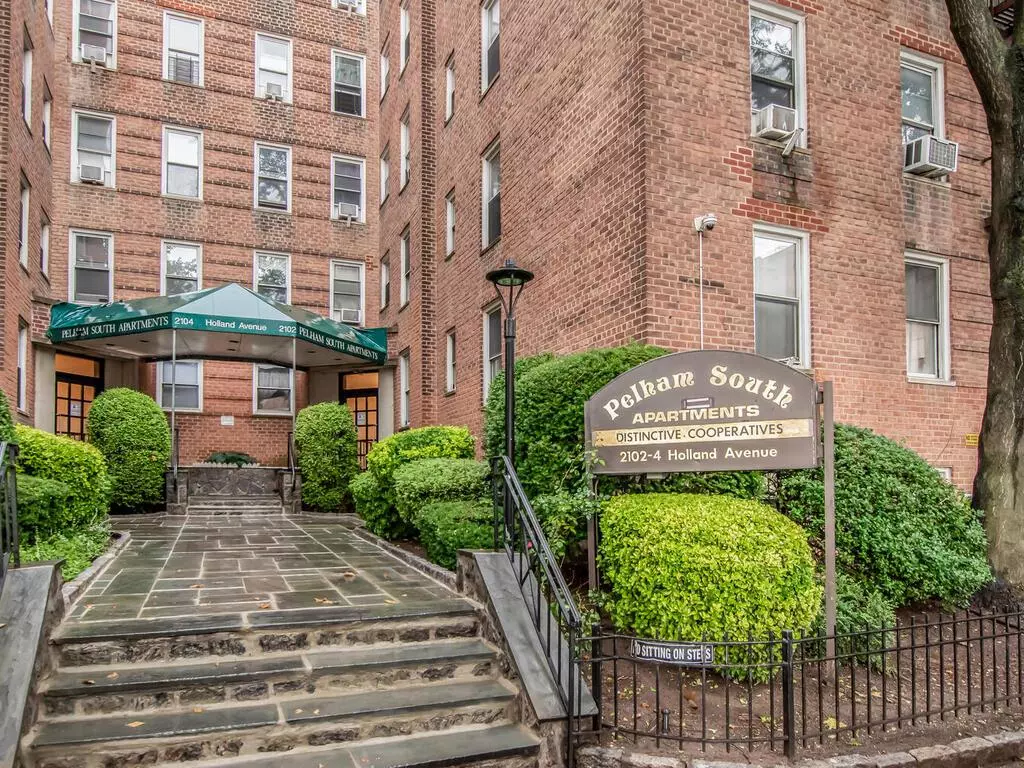 Bronx, NY 10462,2102 Holland AVE #6D
