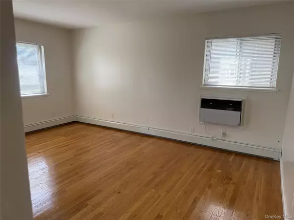 Port Washington, NY 11050,55 Hickory RD #1st Floor