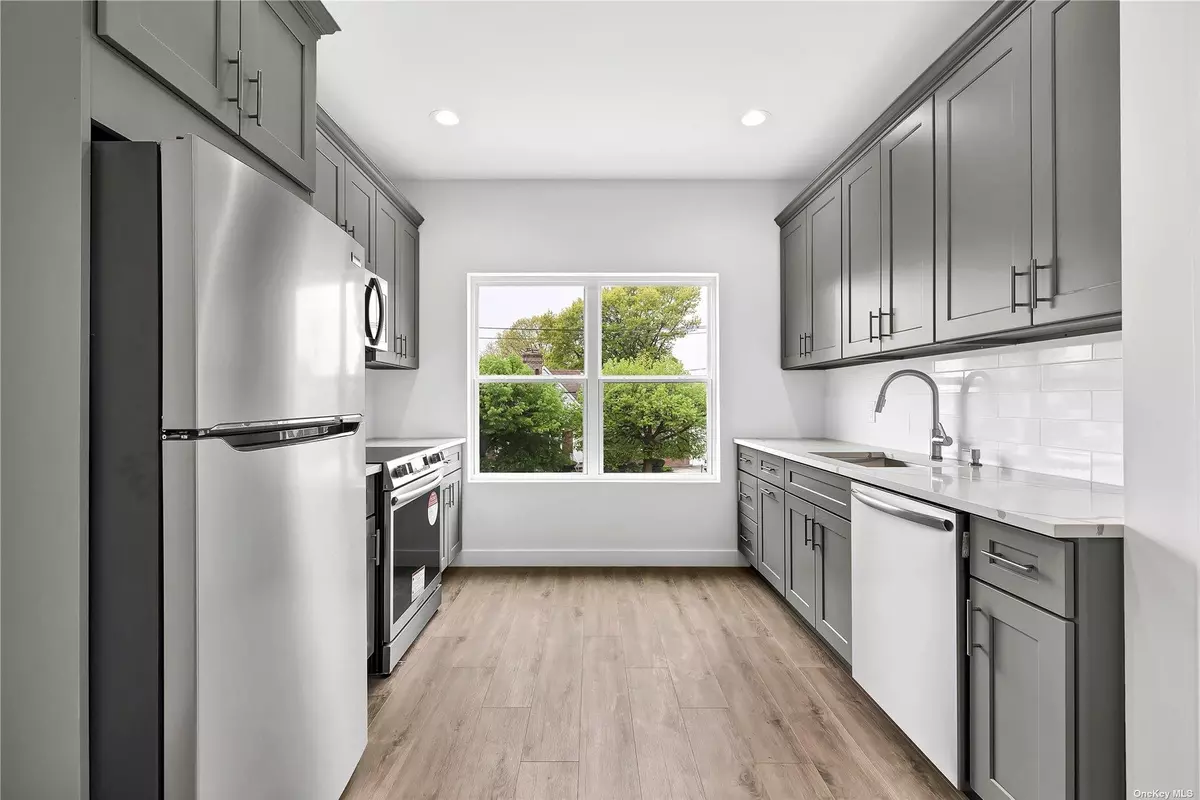 Hempstead, NY 11550,533 Greenwich ST #2A