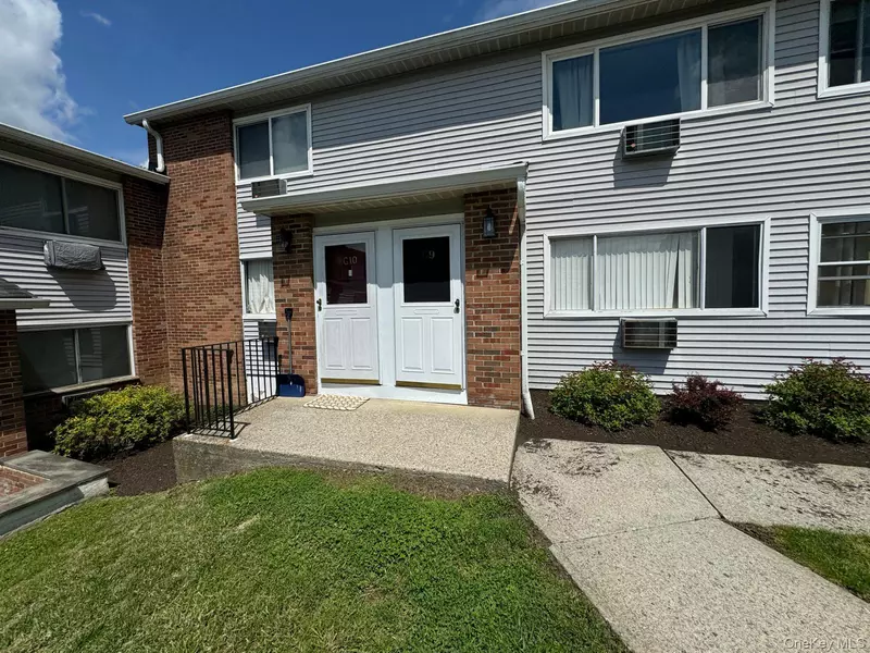 2740 South RD #G9, Poughkeepsie, NY 12601