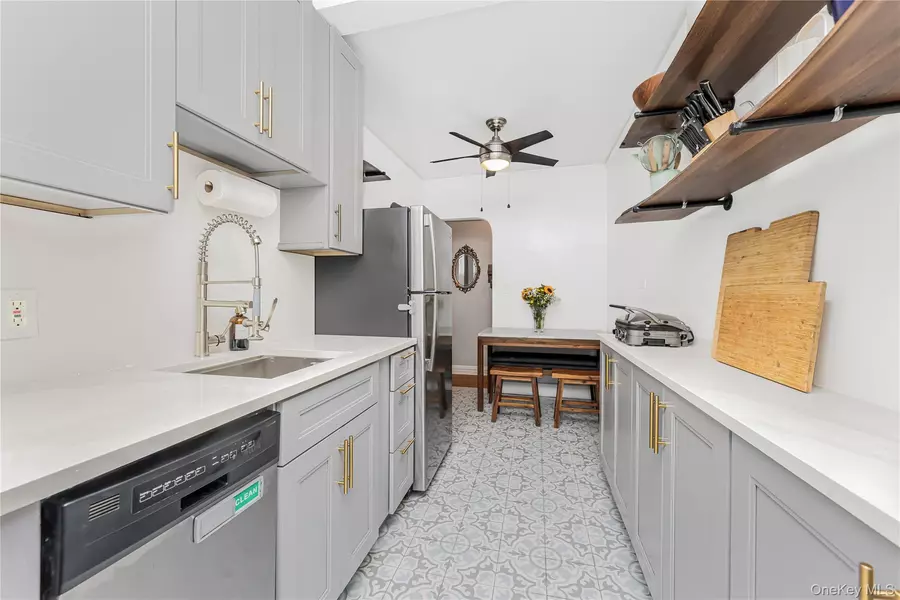 306 E Mosholu Pkwy #1D, Bronx, NY 10458