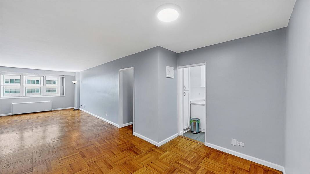 66-36 Yellowstone BLVD #15A, Forest Hills, NY 11375