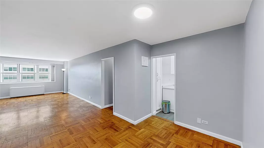 66-36 Yellowstone BLVD #15A, Forest Hills, NY 11375