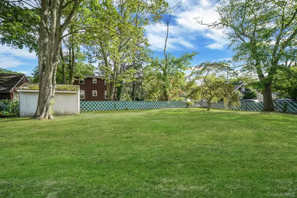 Ronkonkoma, NY 11779,2581 Locust AVE