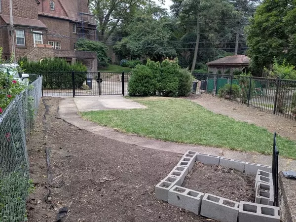 Forest Hills, NY 11375,61 Burns ST