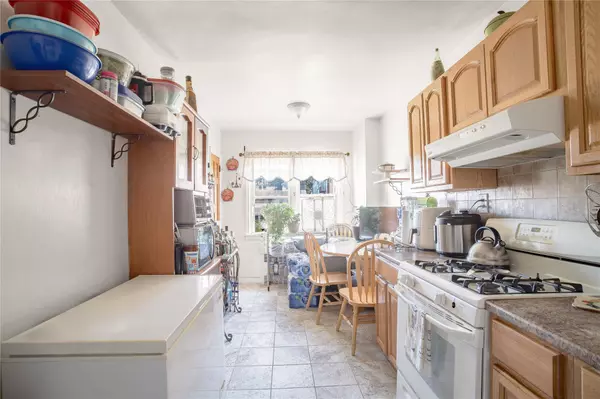 Hollis, NY 11423,19515 Woodhull AVE