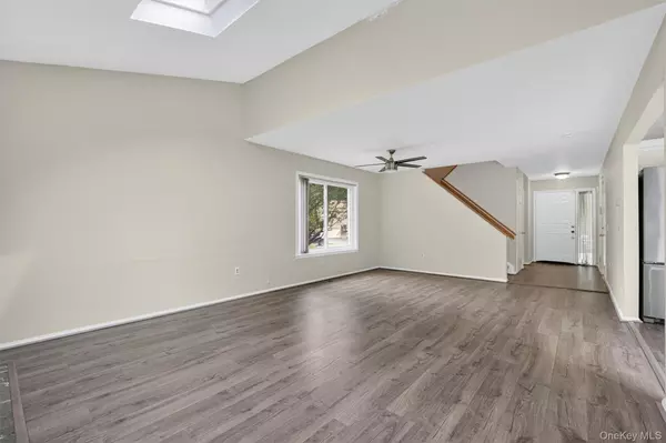 Hopewell Junction, NY 12533,32 Meadow WAY