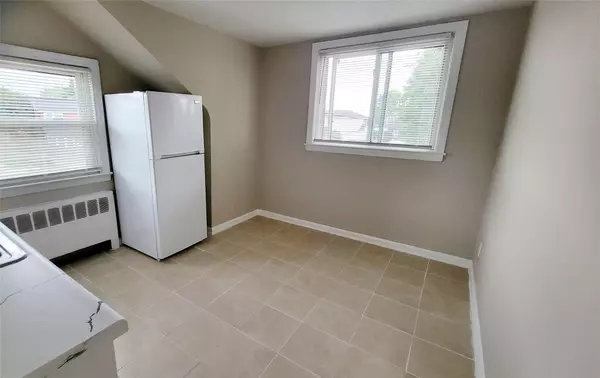 Mineola, NY 11501,7 E Jefferson AVE #2